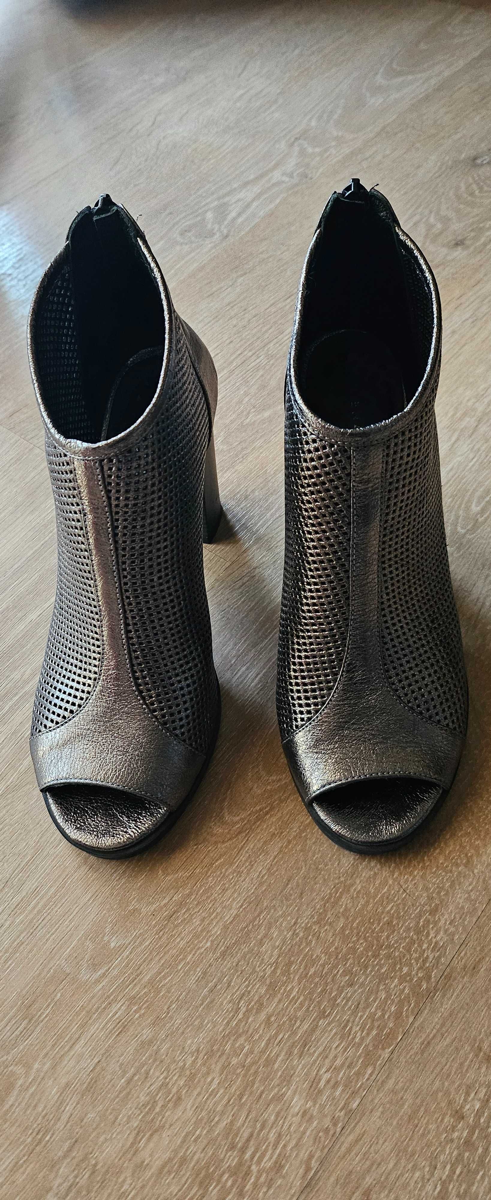 Pantofi toc gros