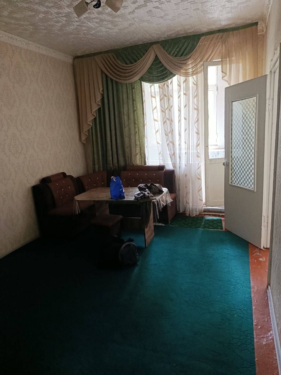 Chilonzor 19 kv 2*3 xonali hamma sharoitlar bor 350$ lubboyiga srochni