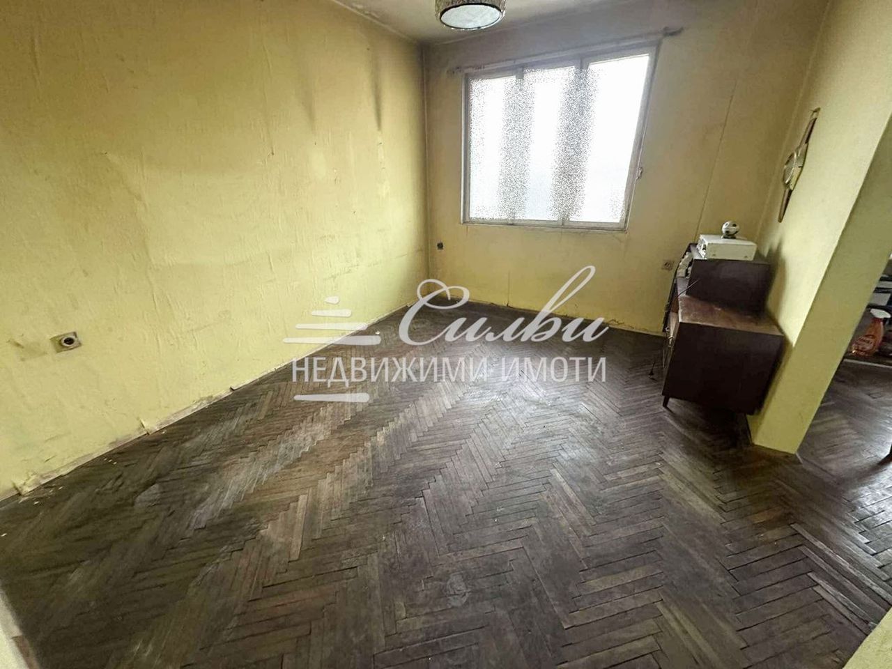 Продава се Четиристаен апартамент в Търговище, Център - 109 кв.м за 772 €/кв.м - Снимка #1