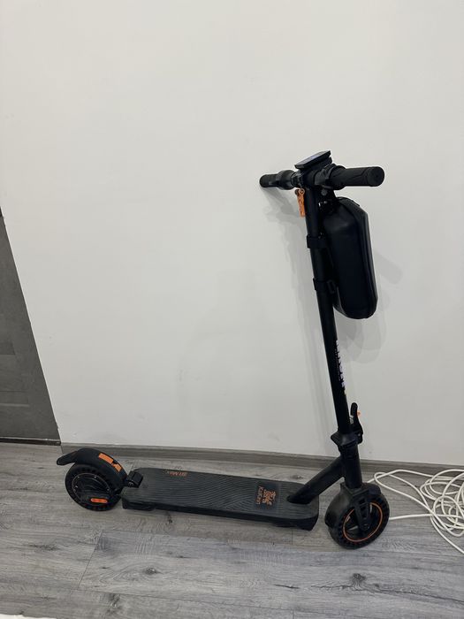 Vând Trotinetă electrică Kukirin s1 max + geantă + cască de protecție