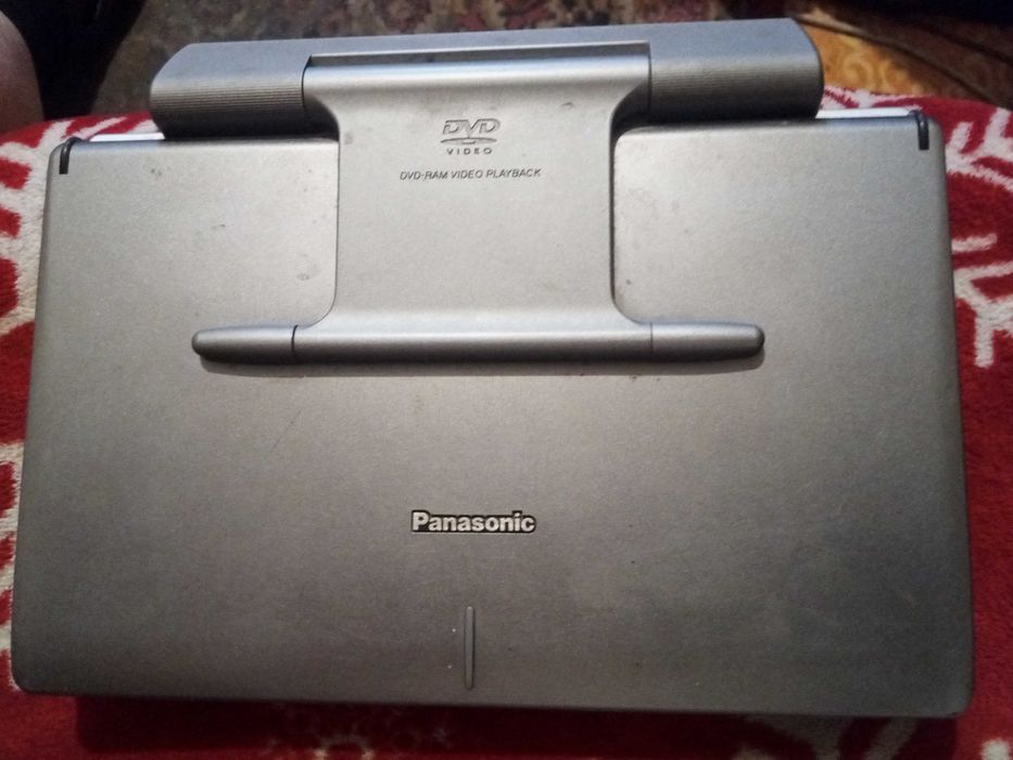 Vând dvd player LG