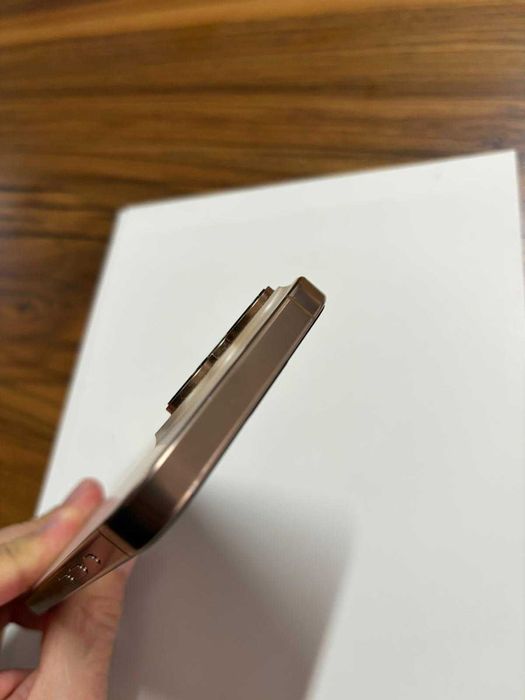 iPhone 16 PRO 256GB като НОВ+ Подаръци