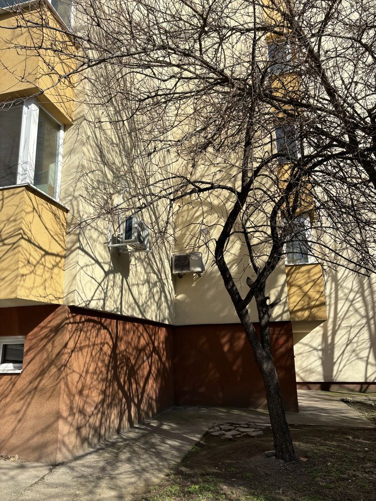 Тристаен апартамент - саниран имот