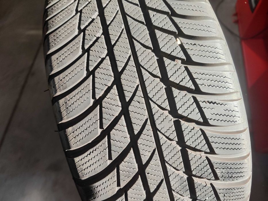 2бр.зимни гуми 225/45/18 Bridgestone