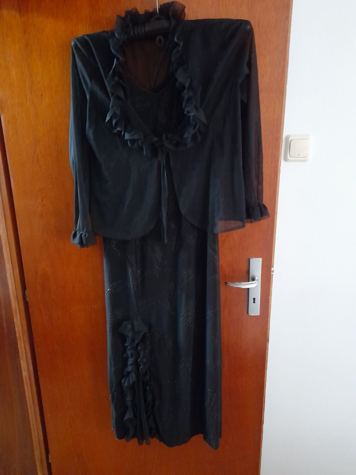 Черна официална рокля -дълга