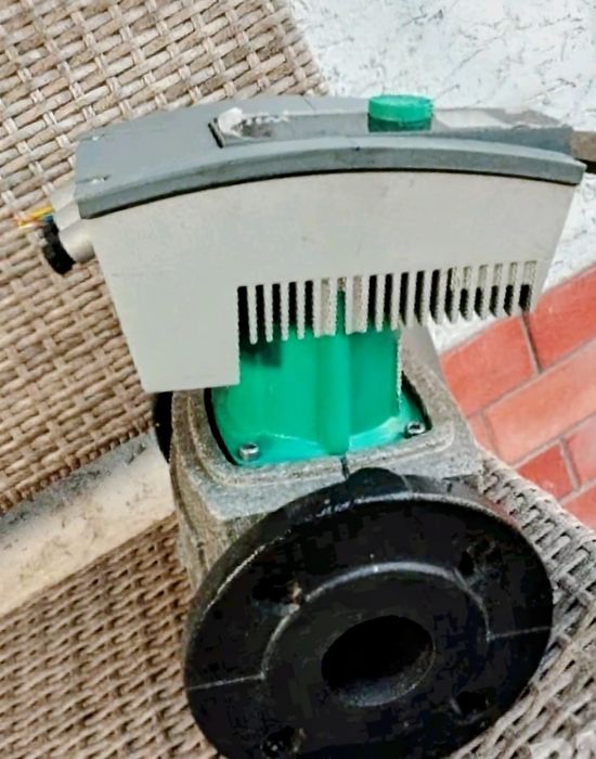 Циркулационна помпа за парно Wilo stratos 50/1-6 de