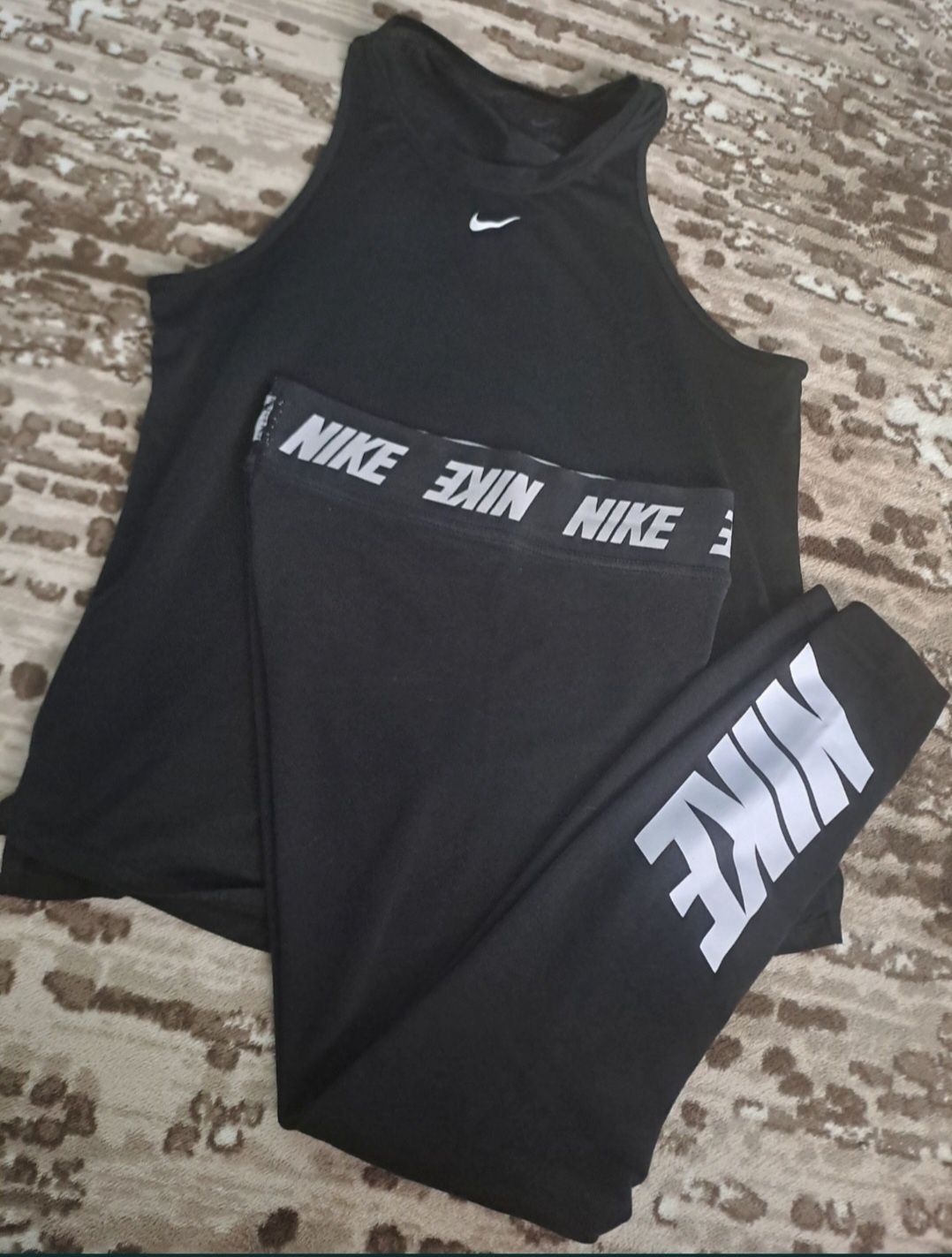 Оригинален NIKE екип xs размер