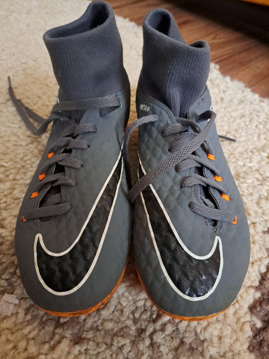 Ghete fotbal cu crampoane NIKE Hypervenom