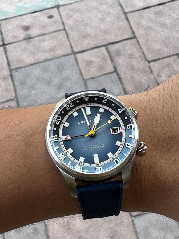 Часы Spinnaker Bradner GMT Blue Alps