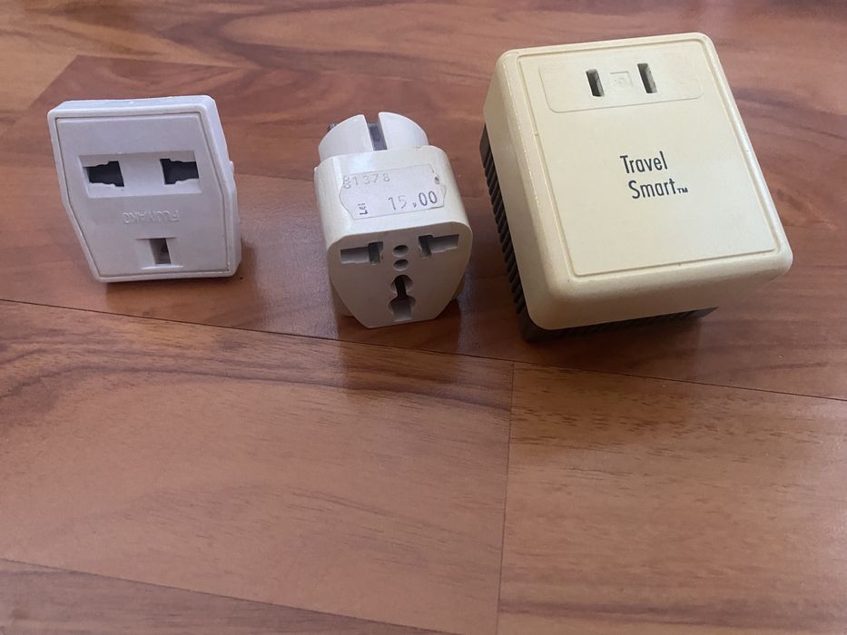 Adaptoare Travel Smart by Conair 1875W Converter and Adapter Set.