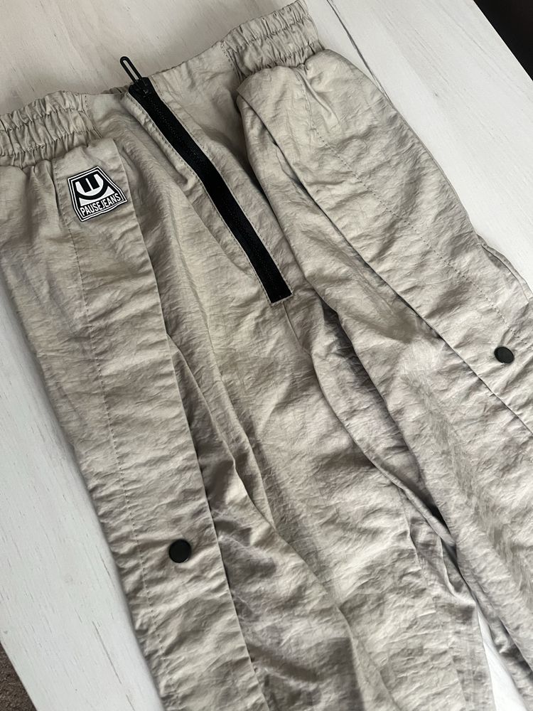 Дрехи на марката Pause Jeans и Negative Wear