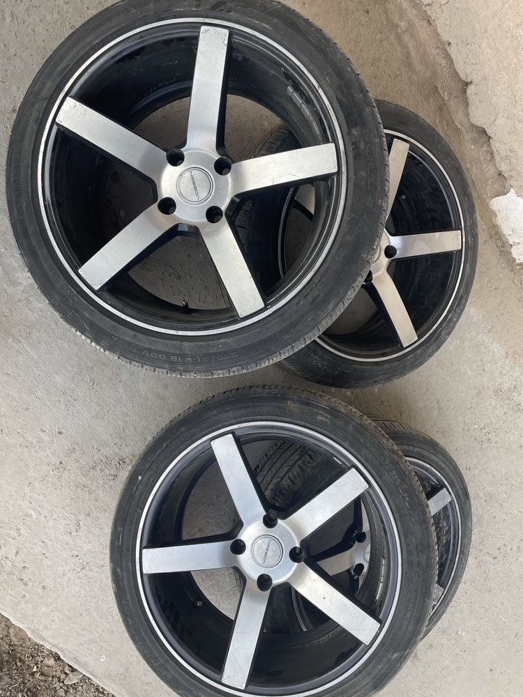 Voseen diska 215/45R18 sotiladi srochni