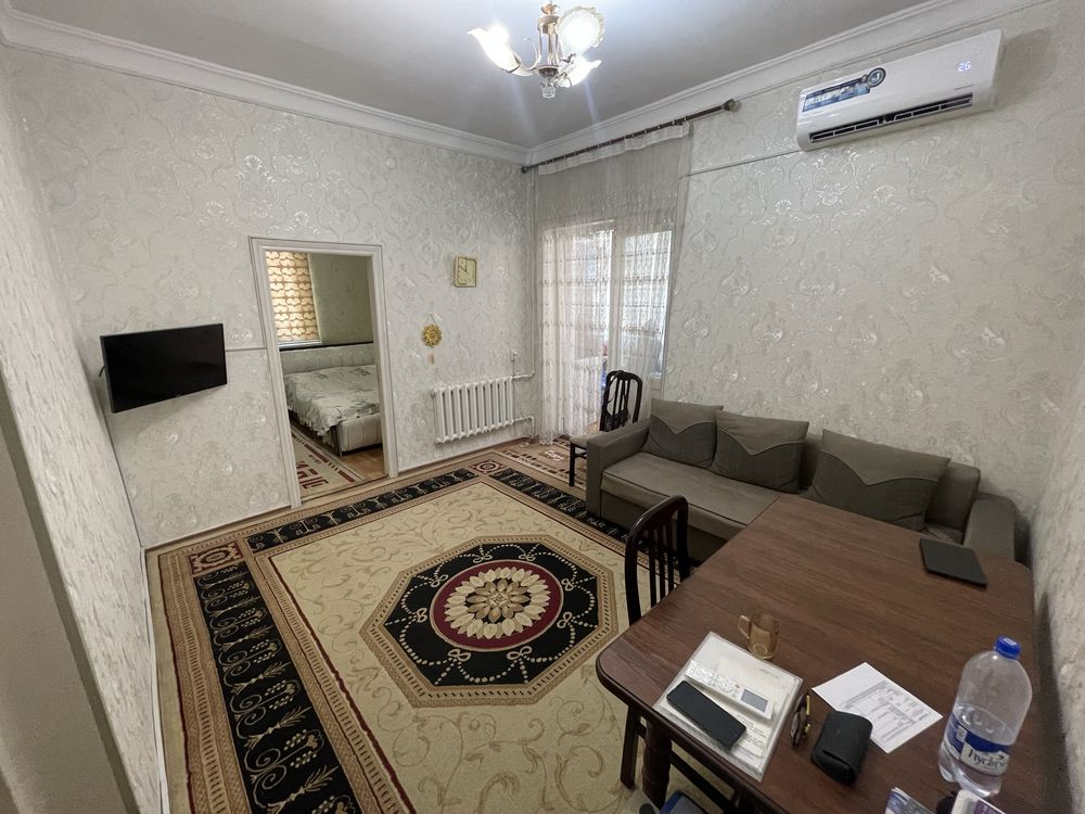 1-квартал Чиланзар.    Квартира 100 м2 на 3 этаже.    2+2