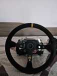 Продавам волан Logitech G29