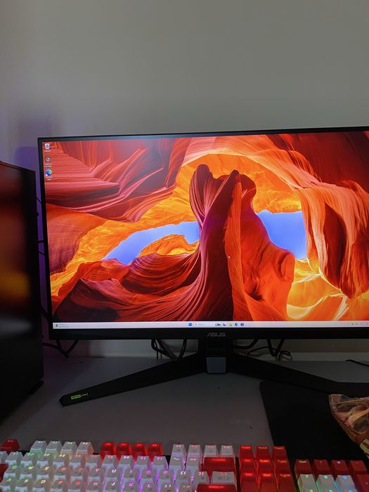 Компьютер с монитором