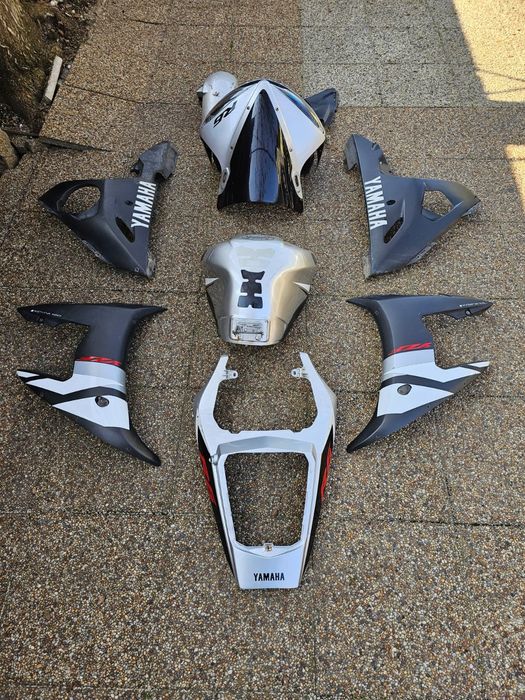Vând set carene Yamaha R6