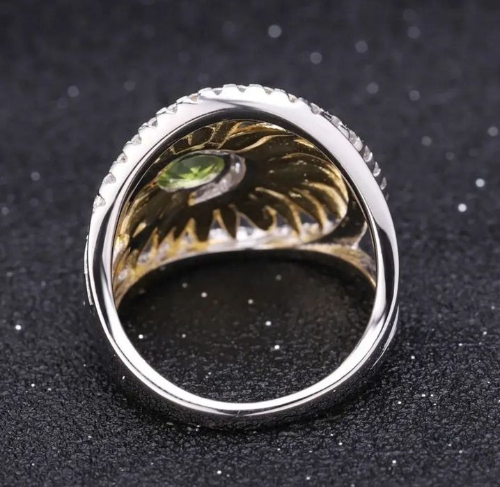 Натуральный хризолит серебро кольцо