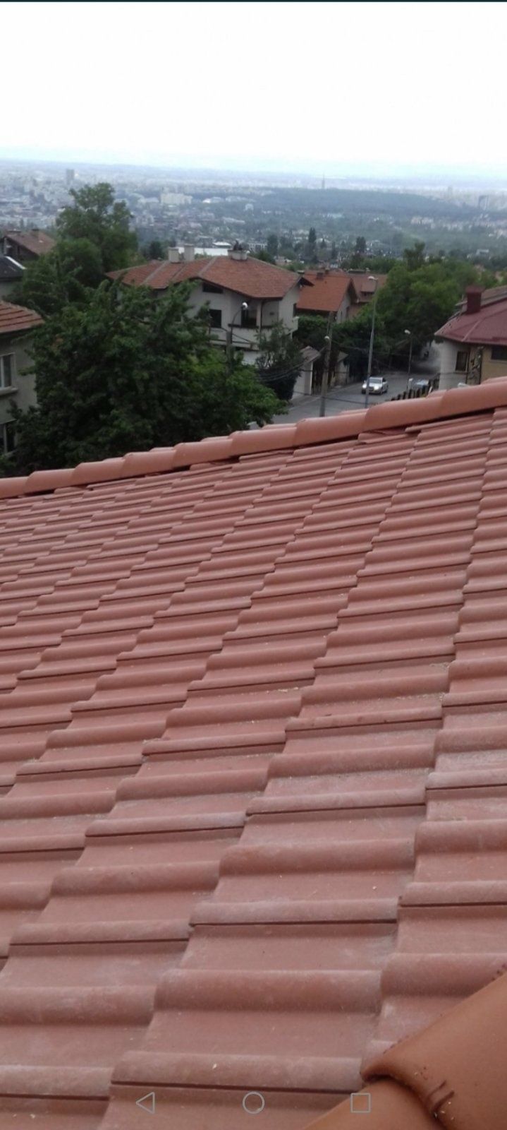 Ремонт на покриви, улуци, претърсване на керемиди