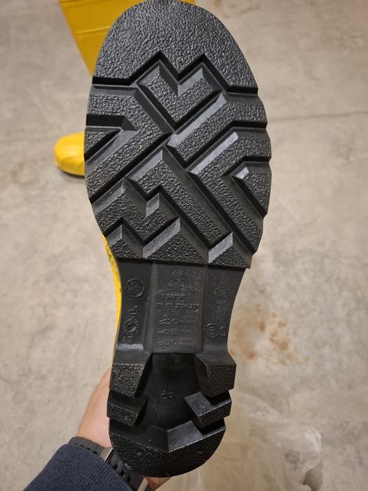 Работни ботуши с бомбе