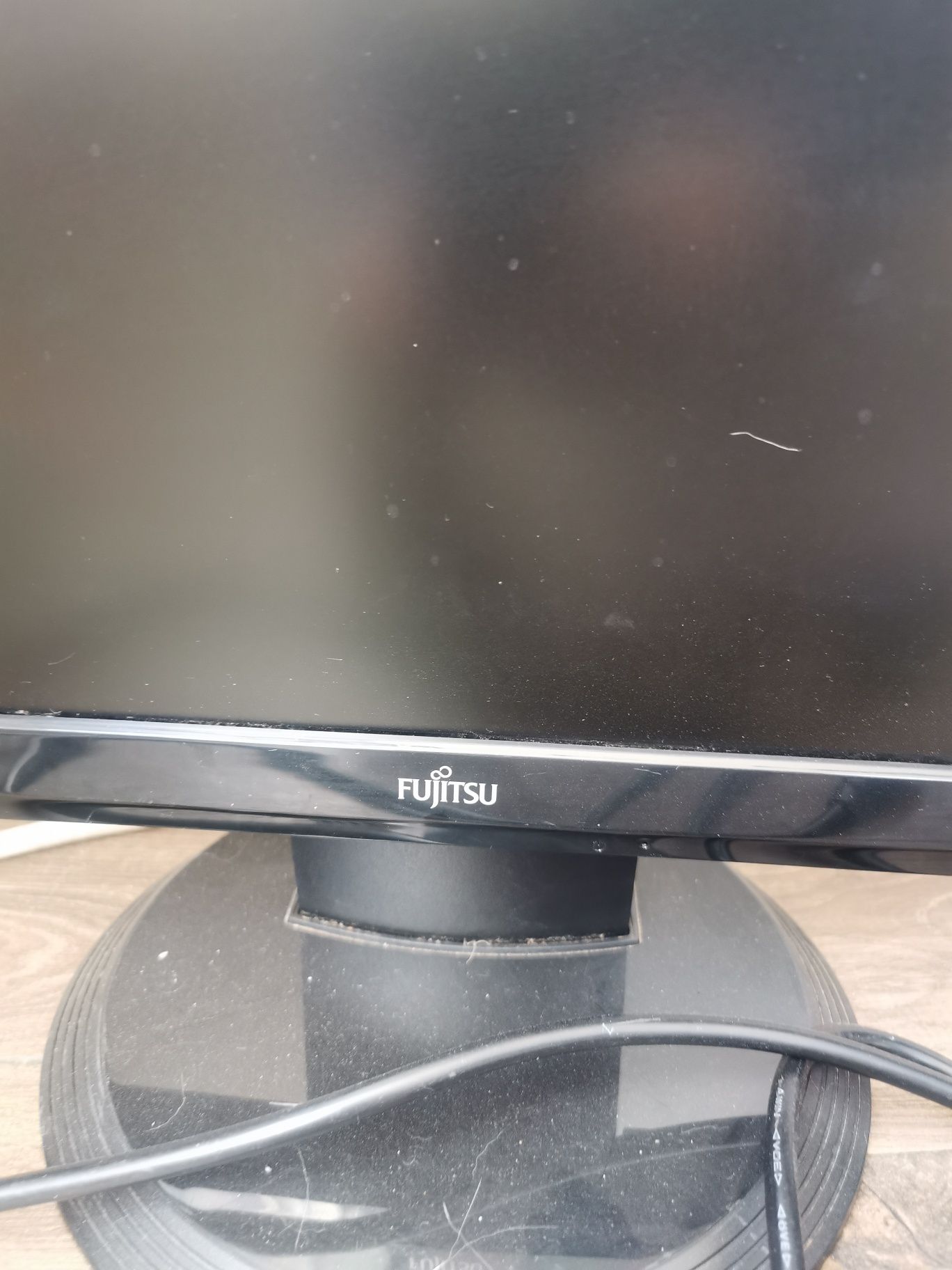 Екран Fujitsu 47 см