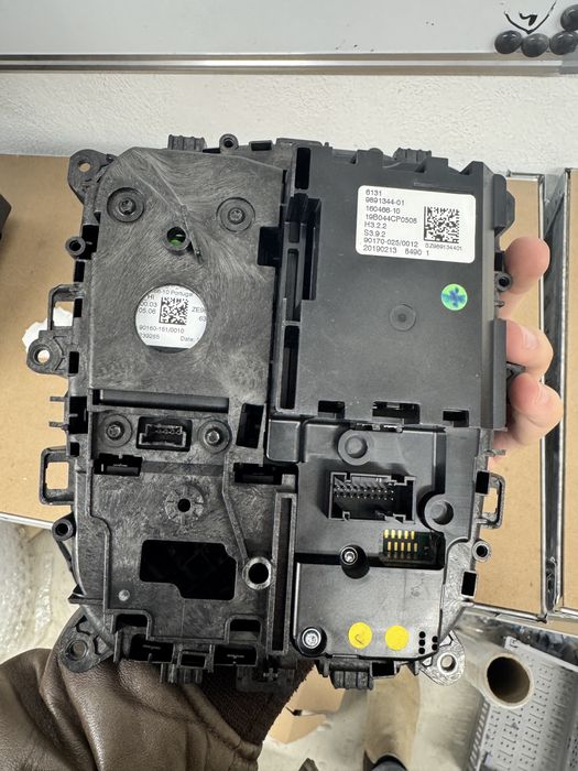 BMW G-серия модул и лост + iDrive контролер – G20/G21/G22/G23/G26/G42