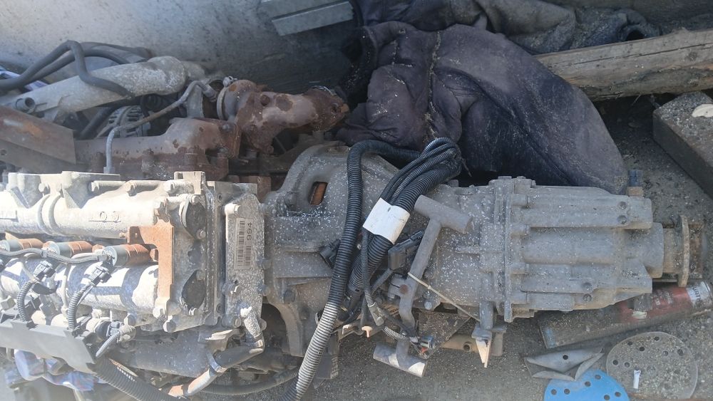 Vind motor 3,0 ,cabină, punte spate,bena ,lift totul de iveco