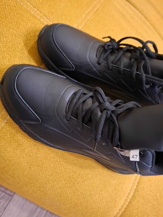 Продавам Нови обувки/маратонки, черни, номер 47