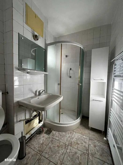 Inchriez apartament 4 camere et2/4 Podu Ros