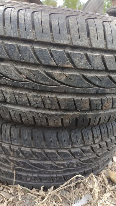 Продам 2 шины срочно