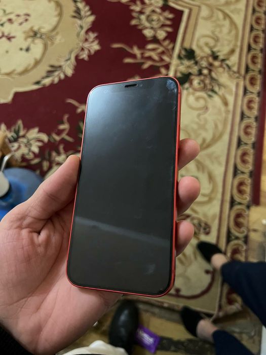 iPhone 12 vaeyanga beriladi