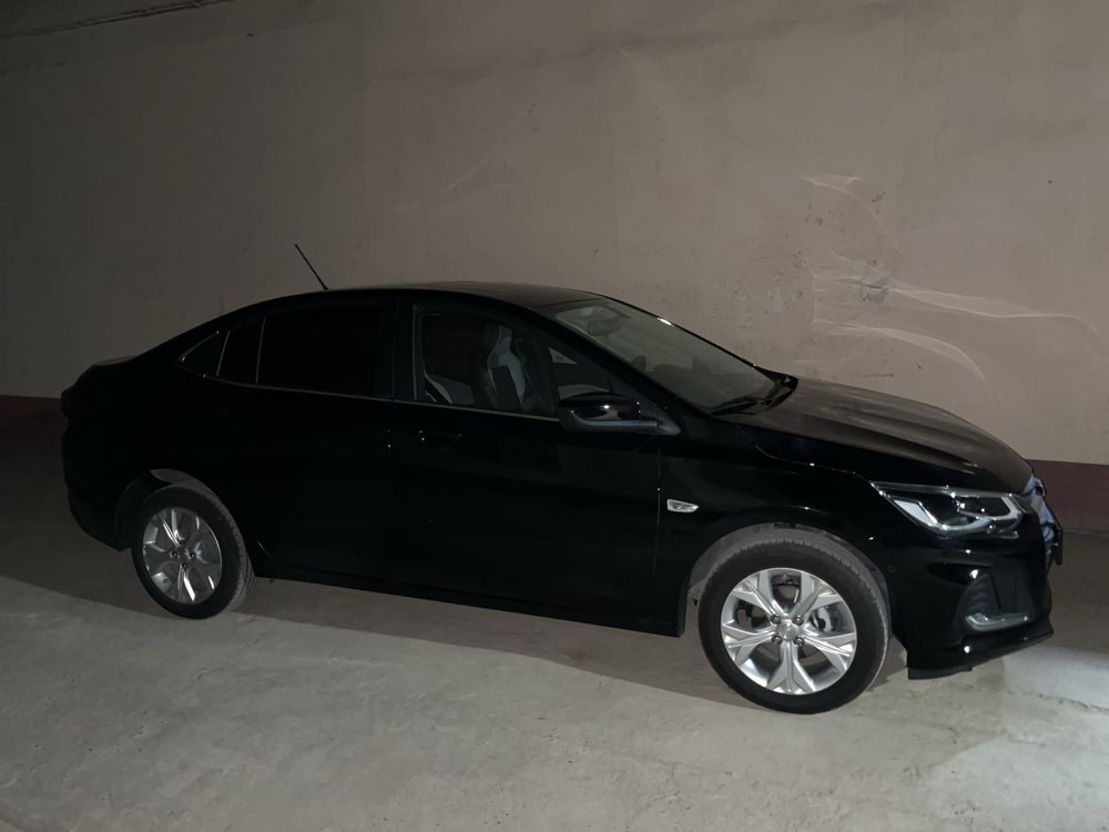 Onix Premier 2 turbo AT Plus 2024