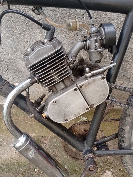 Bicicleta cu motor de 80 cc 2t