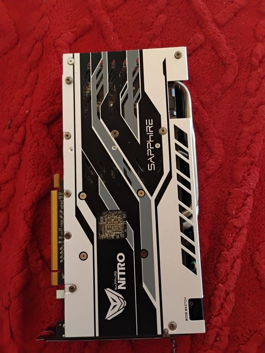 Vând placa video rx 580 8 GB DDR5 (defecta ) preț negociabil