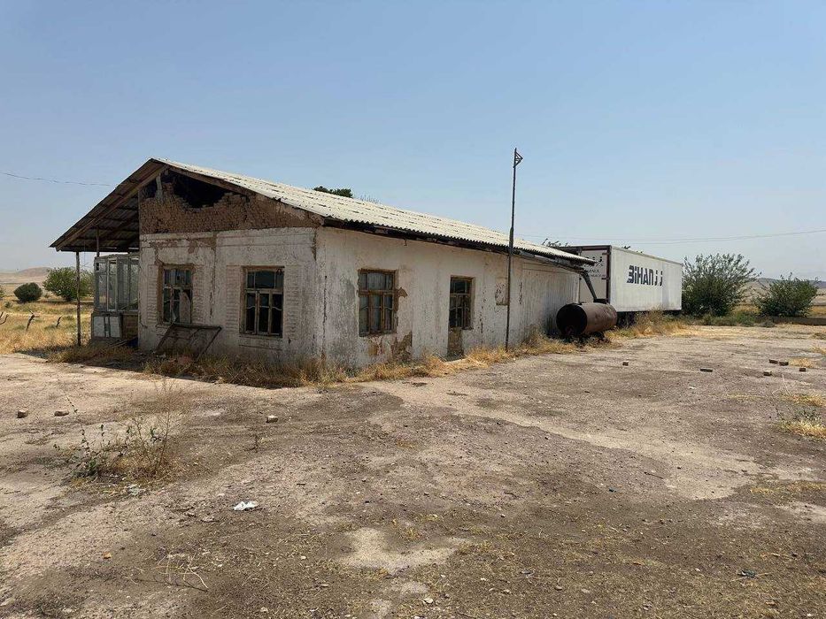 Продаётся 40 соток промышленной земли. Цена:2300 $ за соток. Торг есть