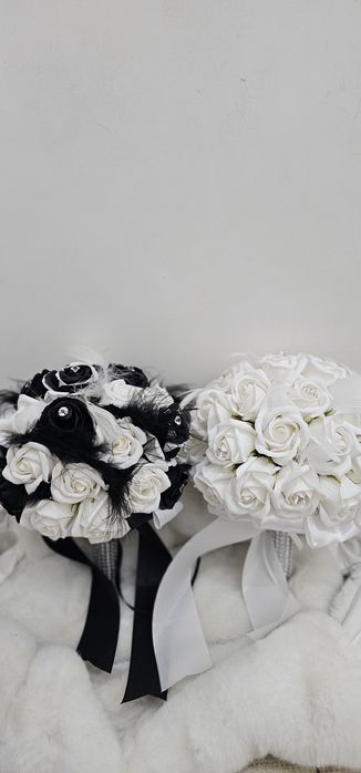 Lumânări nuntă 180 lei buchete mireasa 130 lei