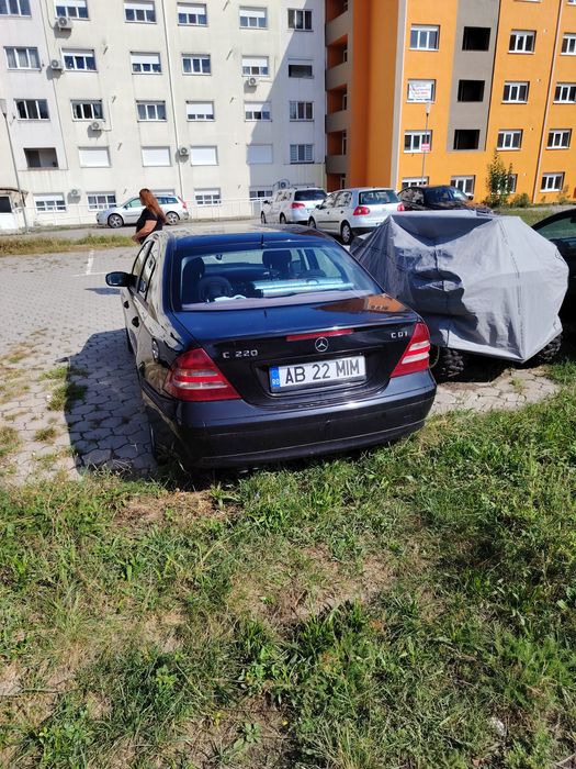 Vind mercedes c class 2.2 150hp