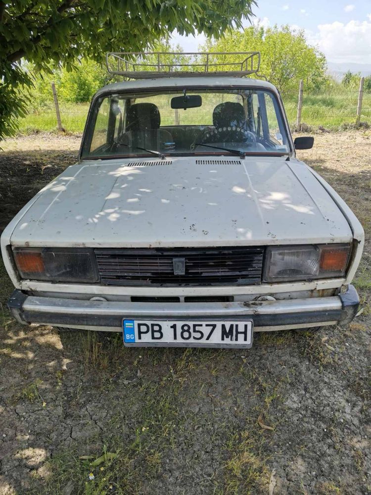 Продавам Лада 2105