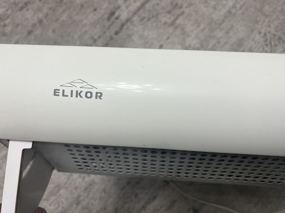 Продам вытяжку срочно!!