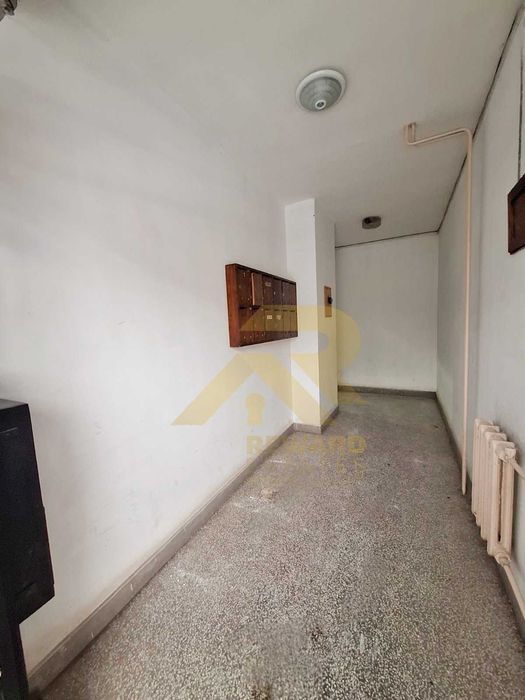 Продава се Двустаен апартамент в София, Карпузица - 50 кв.м за 2000 €/кв.м - Снимка #9