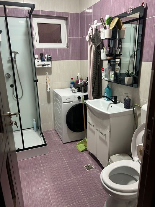 Vand apartament 2 camere total decomandat in ostroveni langa nr 9