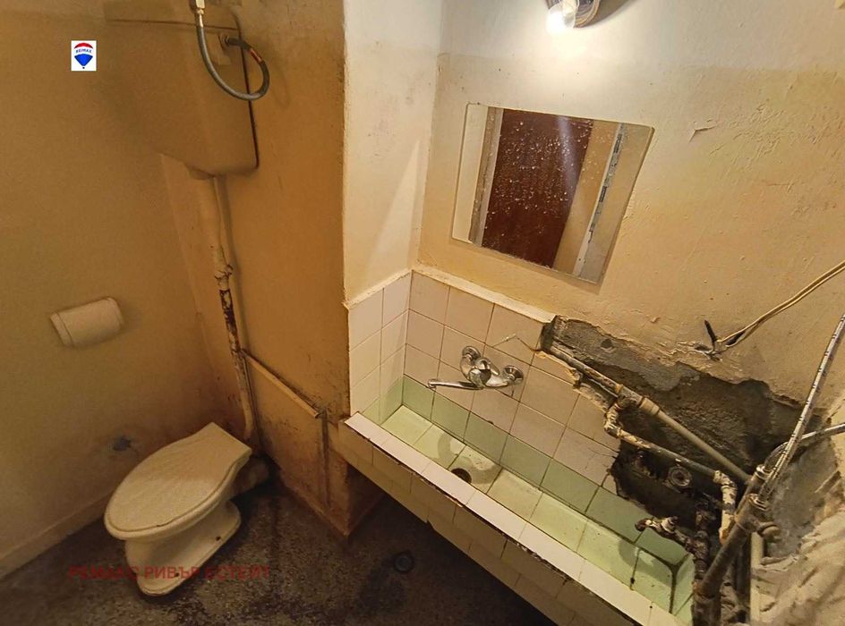 Двустаен апартаемент за продажба кв. Родина 2