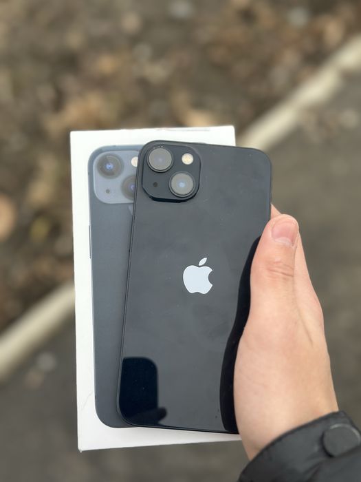 Продам  айфон 13