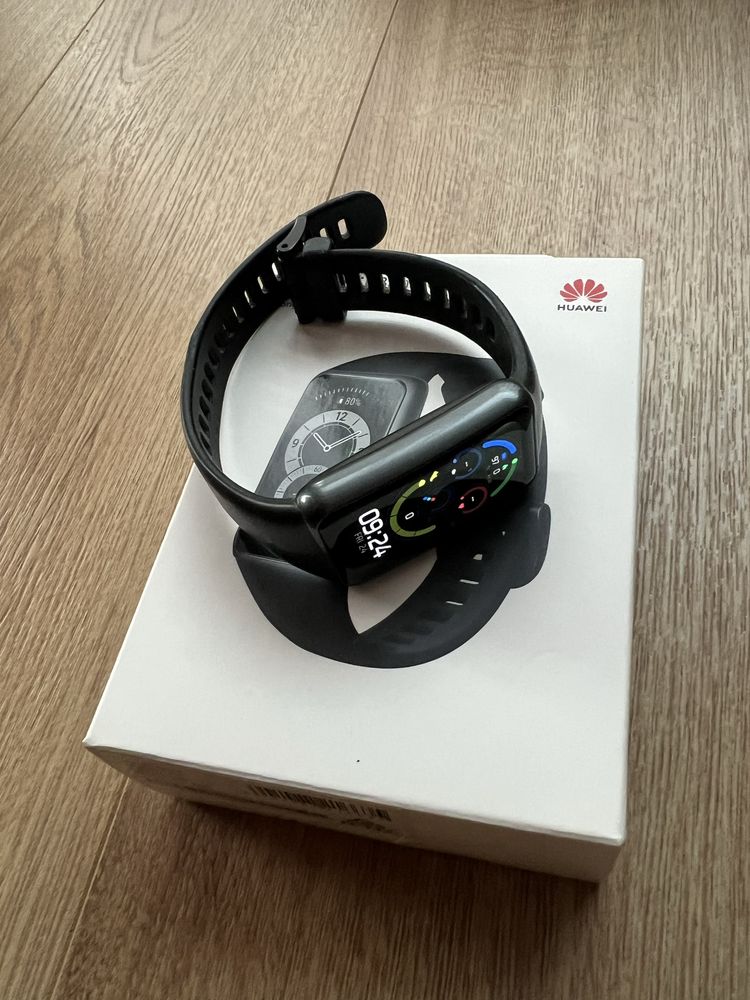 Като НОВ! Huawei band 6 / Перфектен!