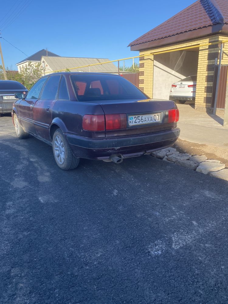 Audi B4 1992 обмень нет