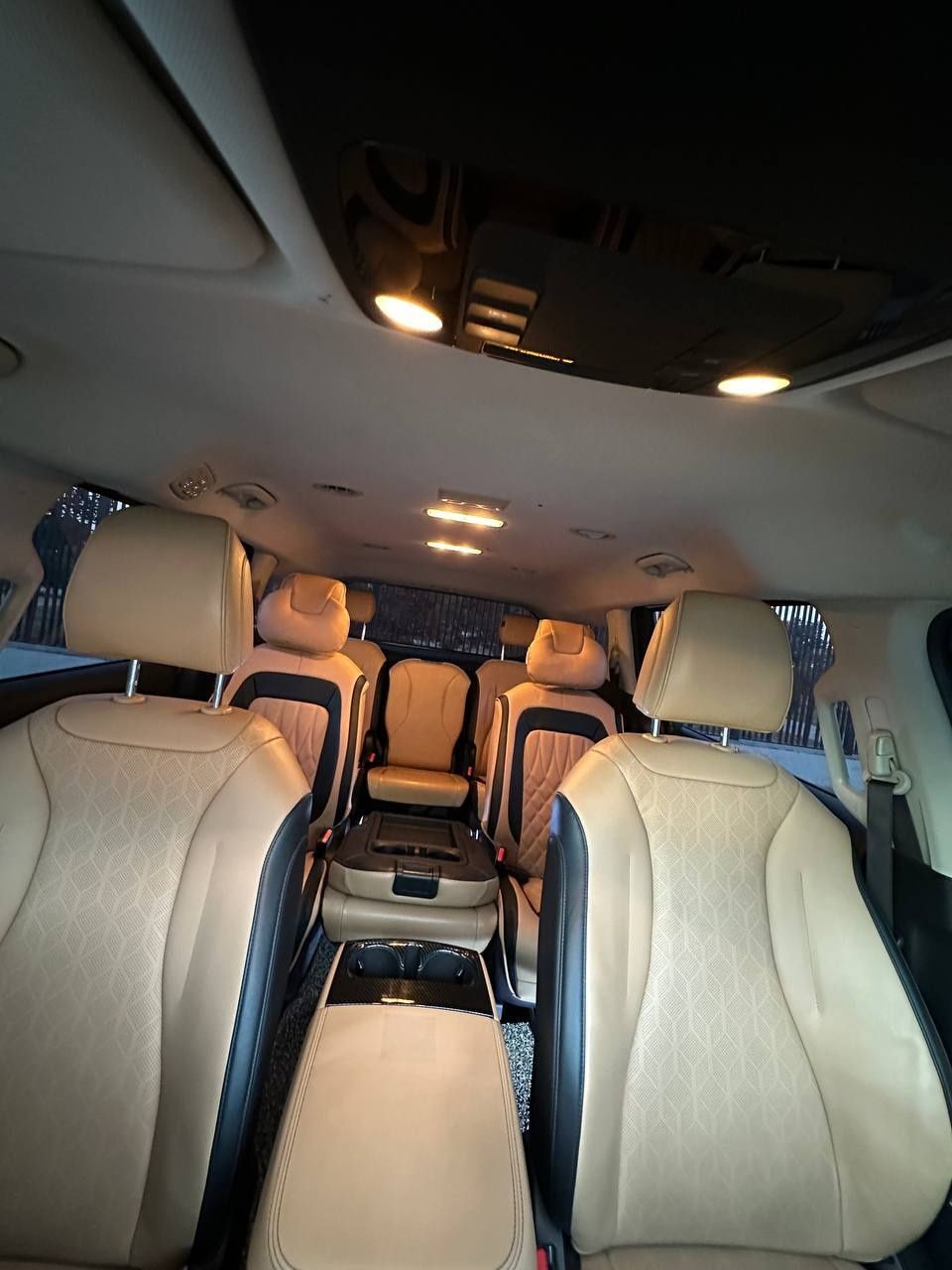 Продам Kia Karnival Автомат Чистая Машина