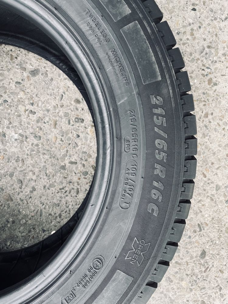 4 anvelope de vara 215/65/16 C Michelin , 300 ron/buc