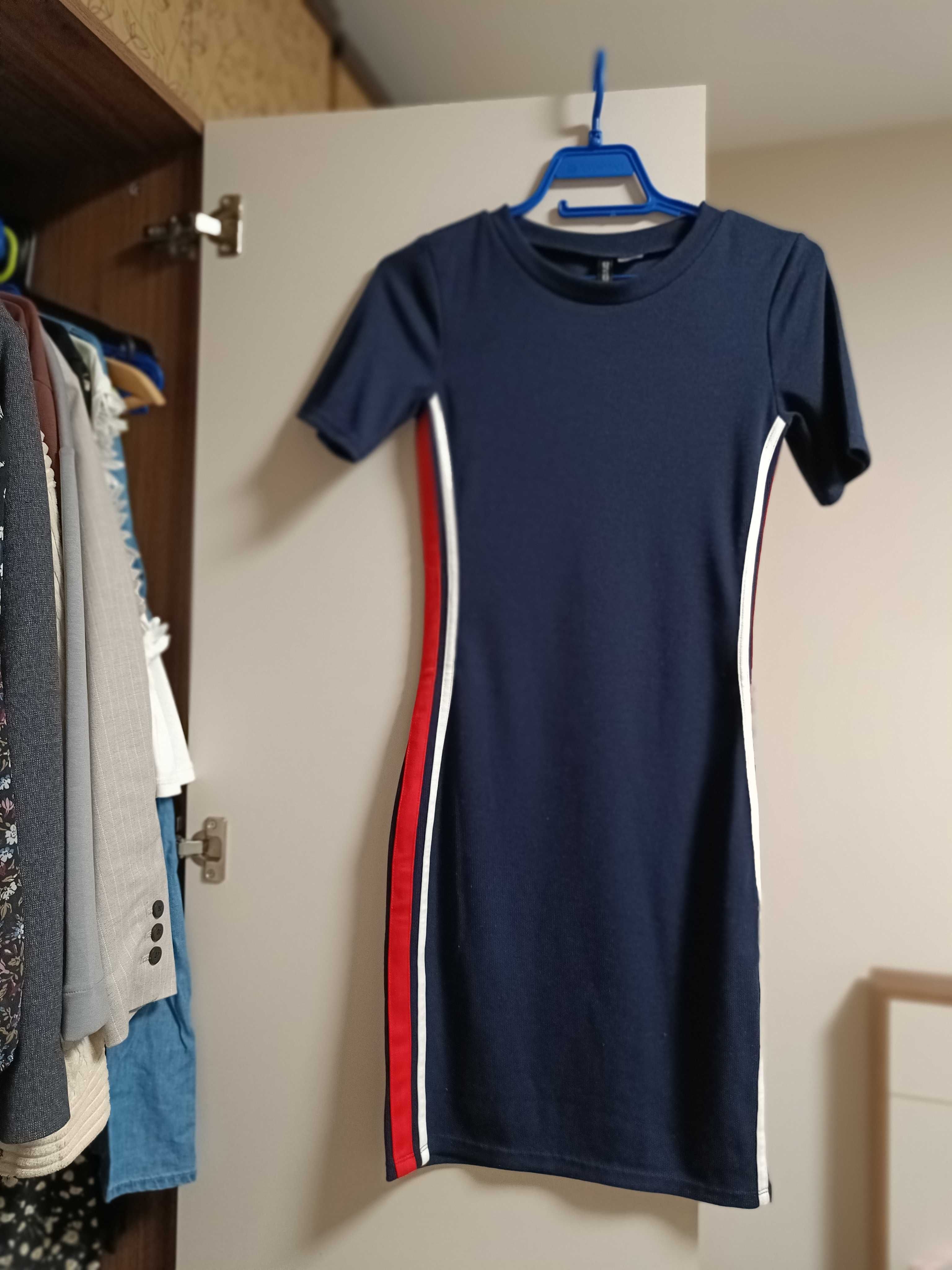 Рипс рокля на #h&m, 36 размер, обличана броени пъти, тъмно синя, 8 лв.