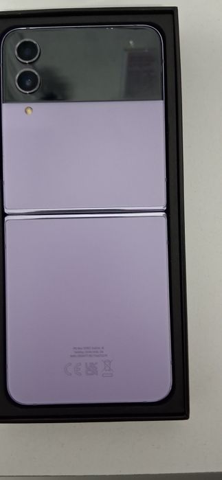 Vand samsung galaxi z flip4  in stare buna de functionare de
