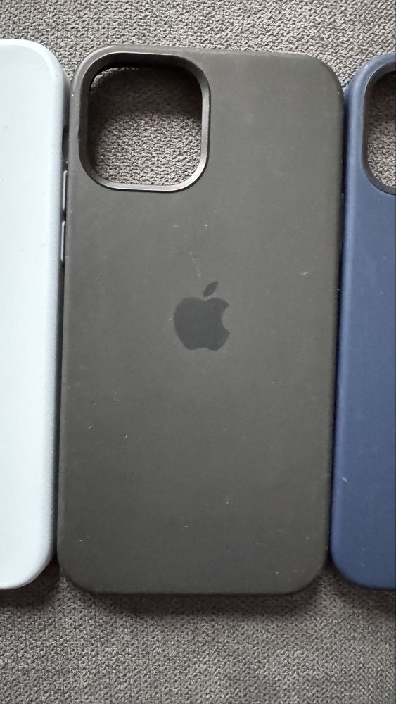 Оргинални кейсове Apple Silicone case за 12 Pro