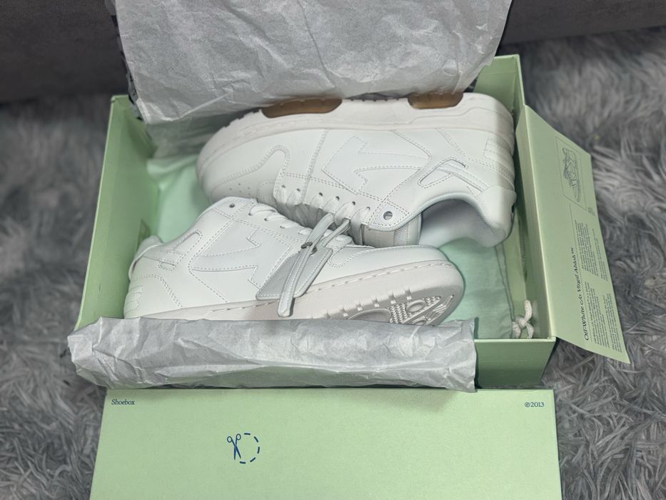 Vand Off White out of ofice white 41